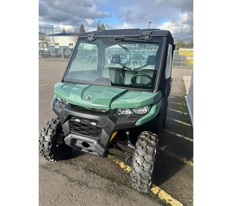 2025 Can-Am Defender DPS HD7