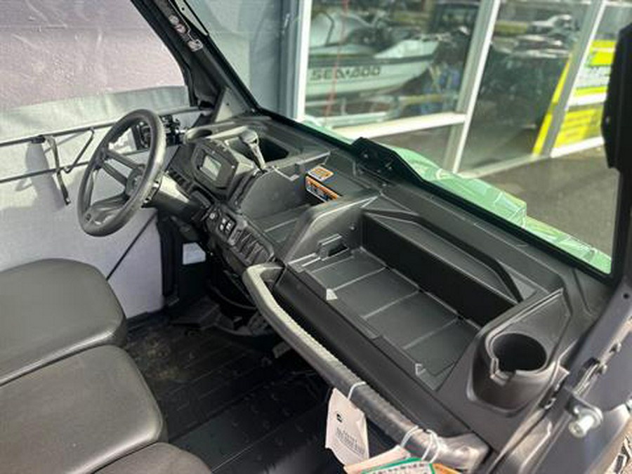 2025 Can-Am Defender DPS HD7