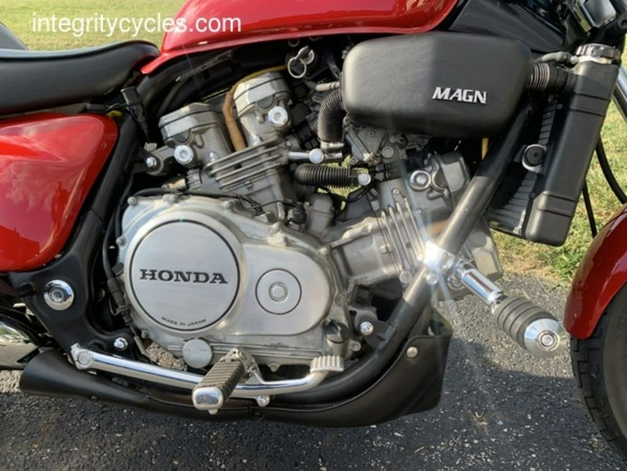 1987 HONDA VF 700 SUPERMAGNA