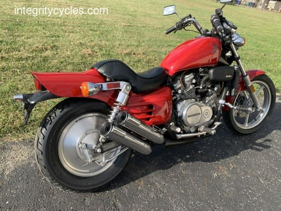 1987 HONDA VF 700 SUPERMAGNA