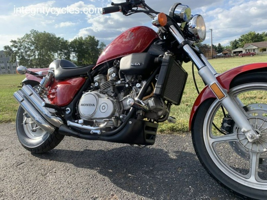 1987 HONDA VF 700 SUPERMAGNA