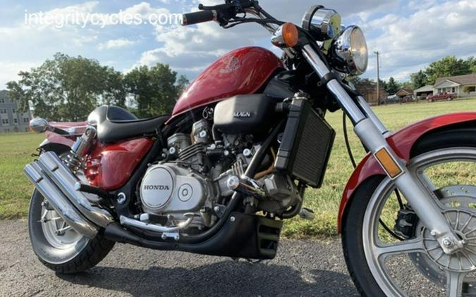 1987 HONDA VF 700 SUPERMAGNA