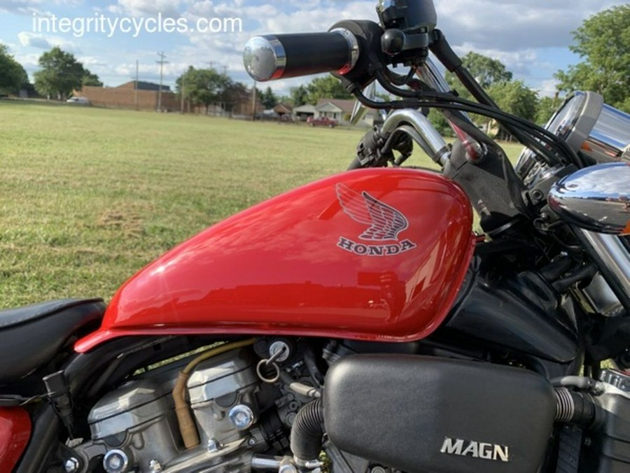 1987 HONDA VF 700 SUPERMAGNA