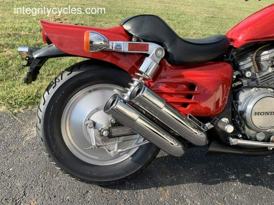 1987 HONDA VF 700 SUPERMAGNA