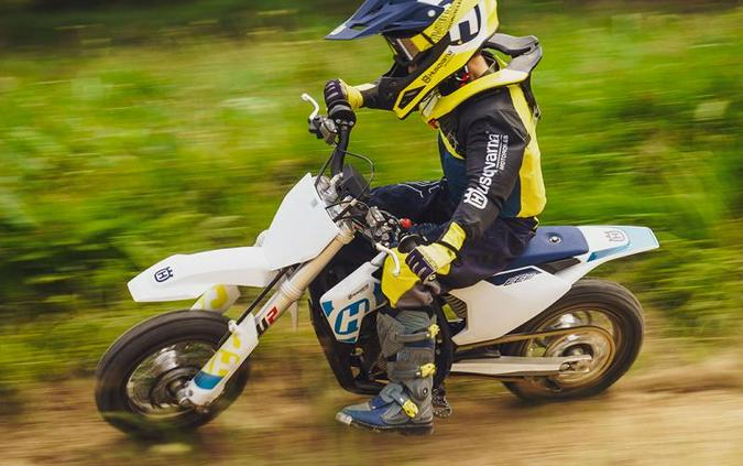 2024 Husqvarna® EE 3