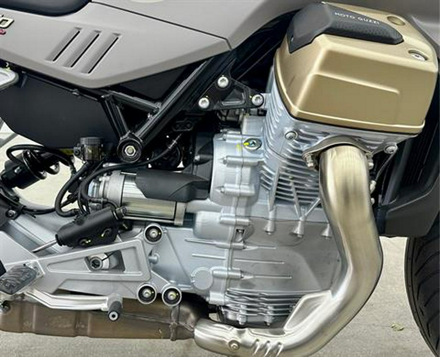 2023 Moto Guzzi V100 Mandello Aviazione Navale