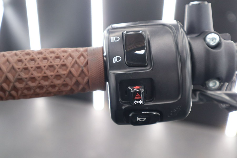 2023 Indian Bobber Icon