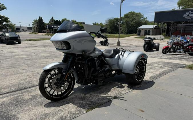 FLTRT 2024 Road Glide 3