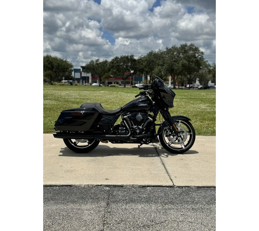 2025 Harley-Davidson FLHX - Street Glide