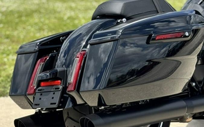 2025 Harley-Davidson FLHX - Street Glide