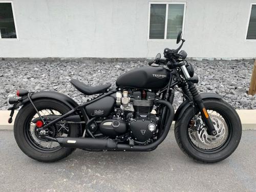 2019 Indian Scout Bobber vs. Triumph Bonneville Bobber Black: Comparison Review