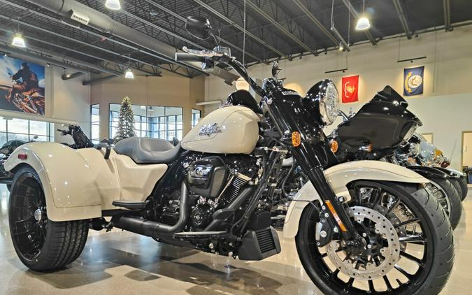 2023 Harley-Davidson Freewheeler White Sand Pearl