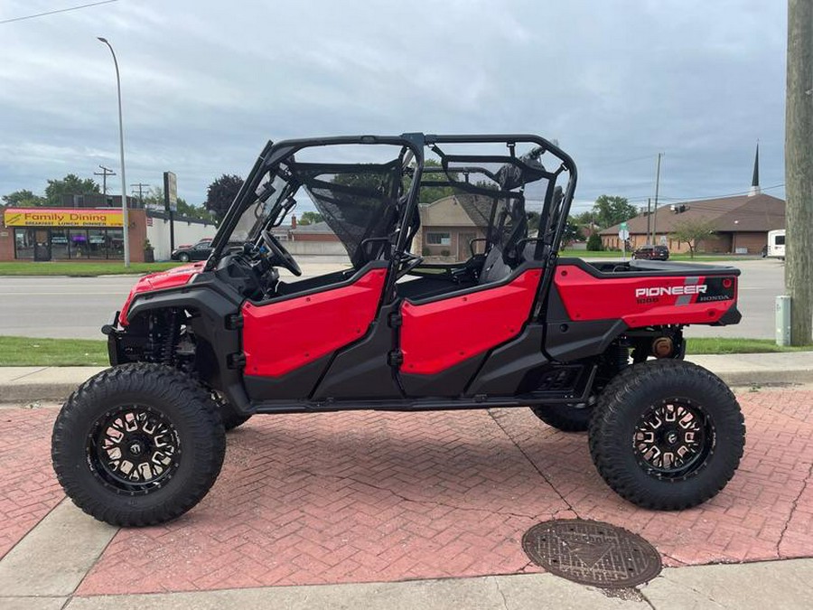 2023 Honda Pioneer 1000-6 Crew Deluxe