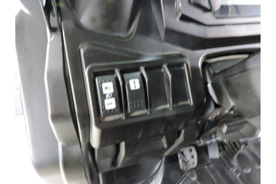 2025 Can-Am Defender XT HD10