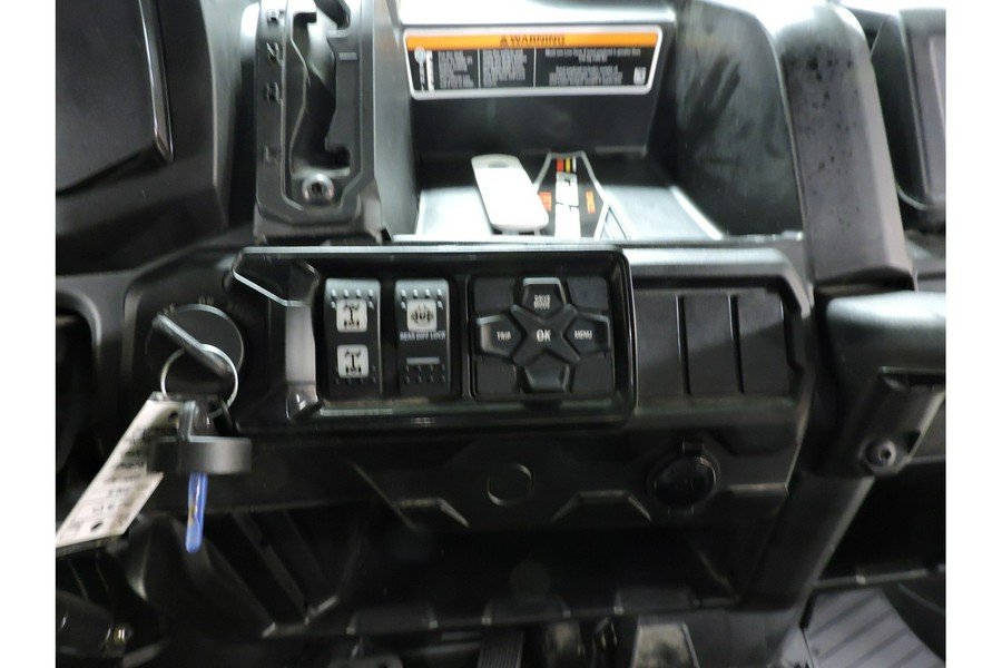 2025 Can-Am Defender XT HD10