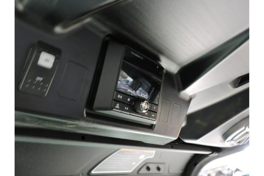 2025 Can-Am Defender XT HD10