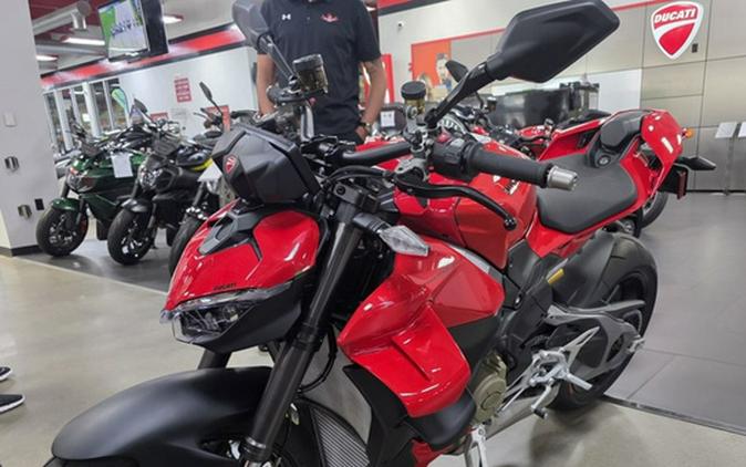 2026 Ducati Streetfighter V4