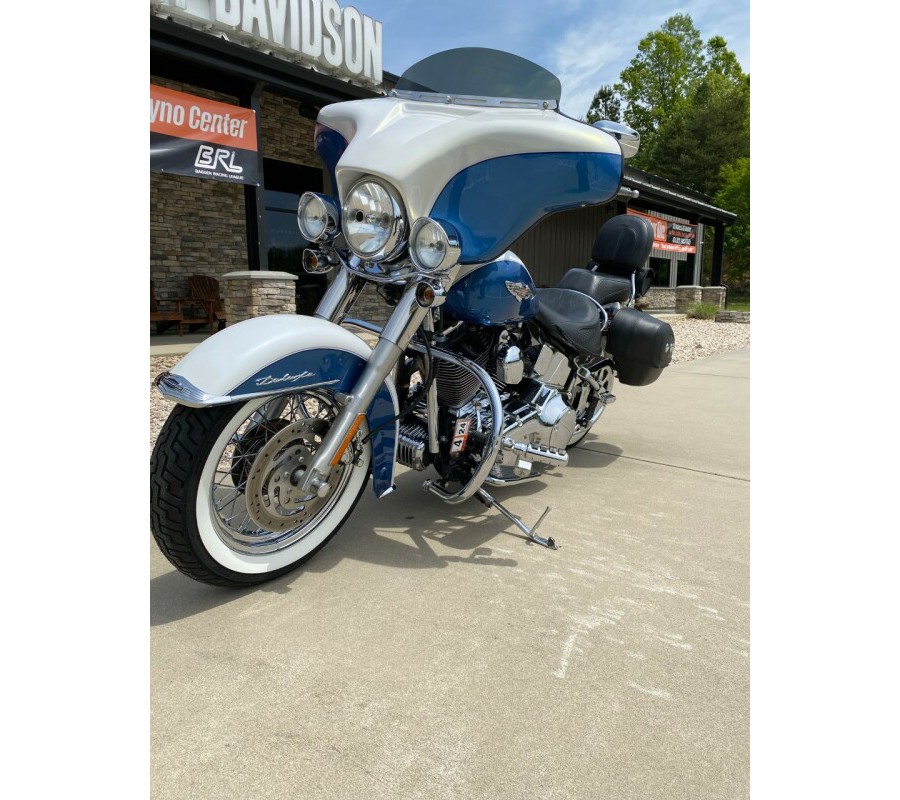 2005 Harley-Davidson Softail® Deluxe Glacier White Pearl/Chopper Blue Pearl