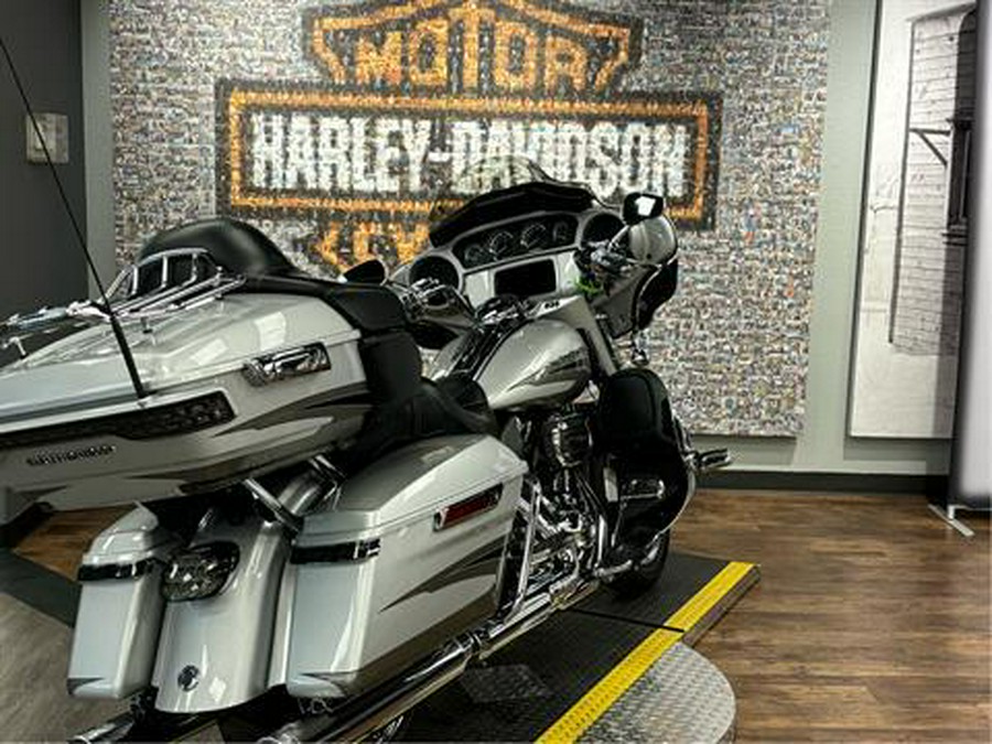2017 Harley-Davidson CVO™ Limited