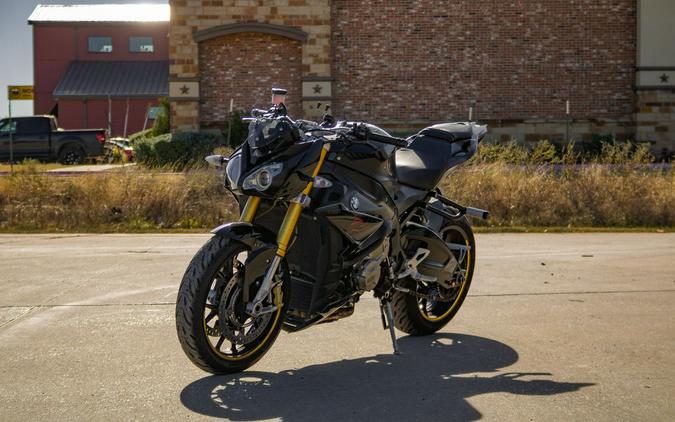 2021 BMW S 1000 R Black Storm Metallic