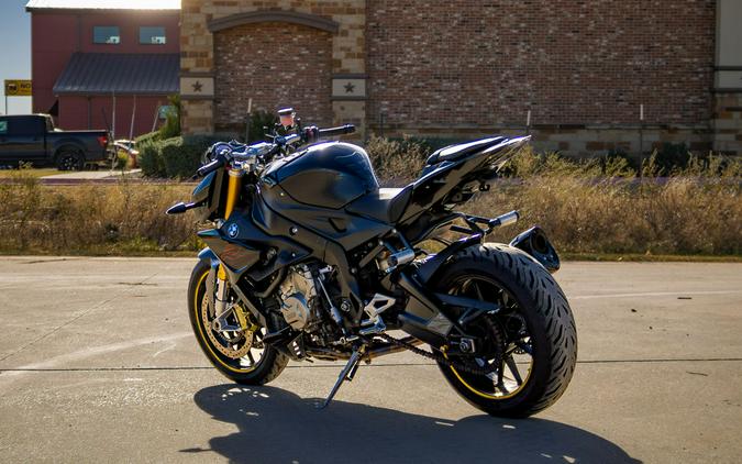 2021 BMW S 1000 R Black Storm Metallic