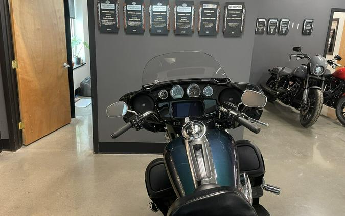 2021 Harley-Davidson® Ultra Limited Snake Venom