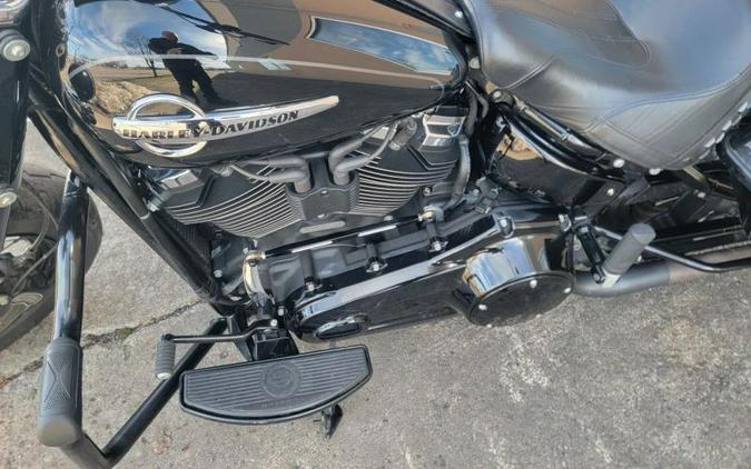 2018 Harley-Davidson FLHC Heritage Classic 107