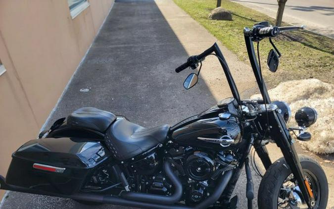 2018 Harley-Davidson FLHC Heritage Classic 107