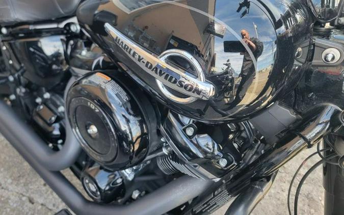 2018 Harley-Davidson FLHC Heritage Classic 107