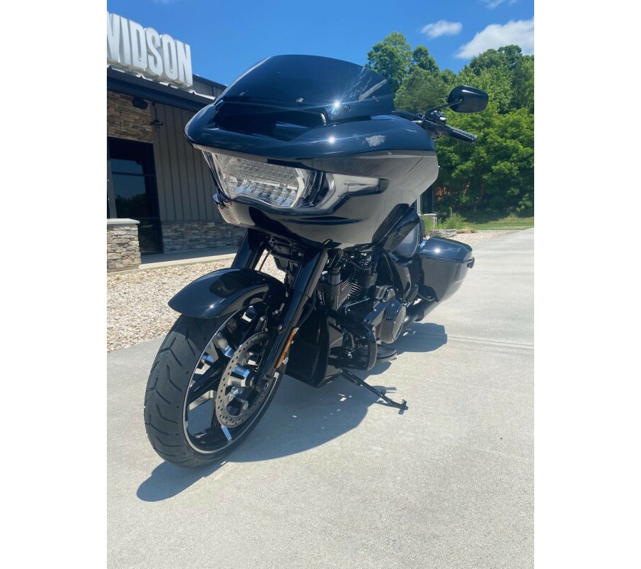 2024 Harley-Davidson Road Glide® Vivid Black