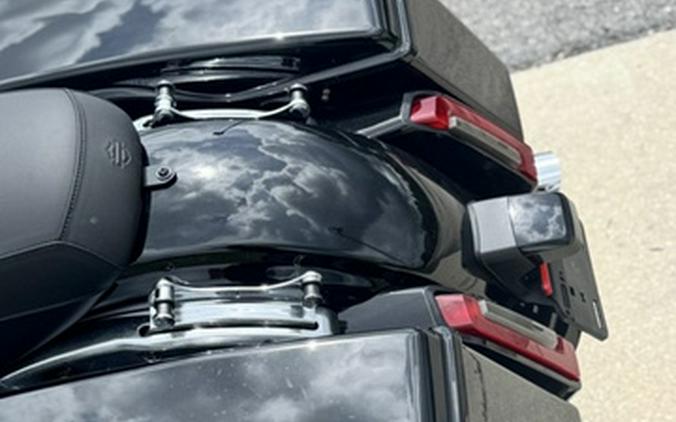 2025 Harley-Davidson FLHX - Street Glide