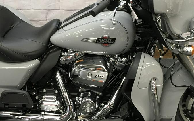 2024 Harley-Davidson Tri Glide Ultra Billiard Gray FLHTCUTG