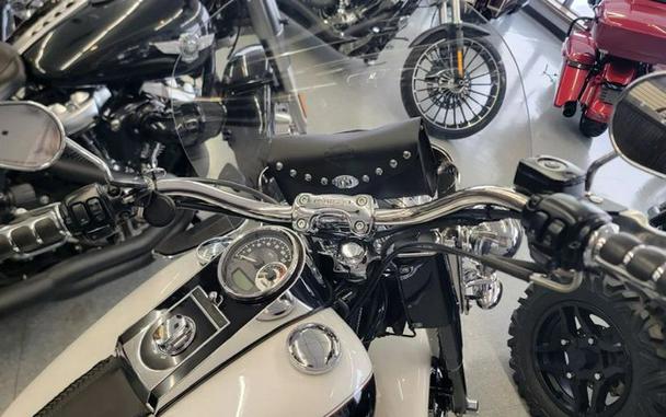 2005 Harley-Davidson FLSTNI Softail Deluxe