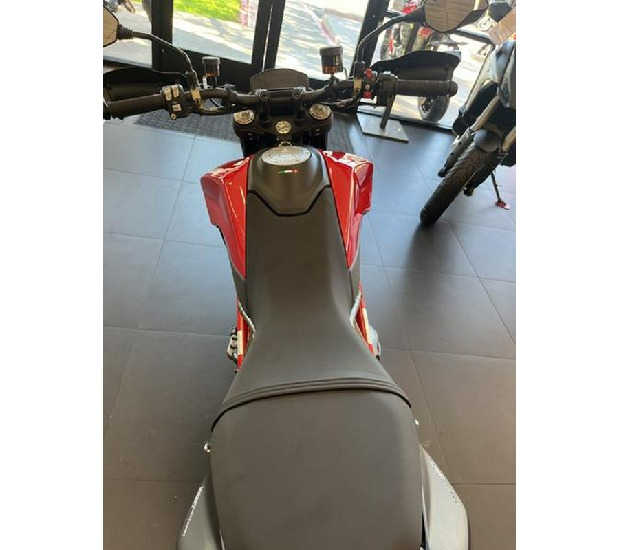 2023 Ducati Hypermotard 950 Ducati Red