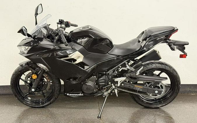2019 Kawasaki Ninja® 400 ABS Metallic Spark Black