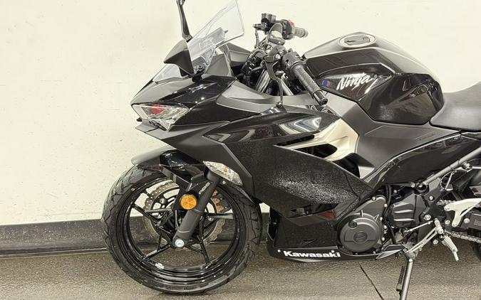 2019 Kawasaki Ninja® 400 ABS Metallic Spark Black