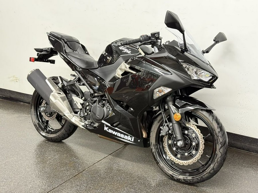2019 Kawasaki Ninja® 400 ABS Metallic Spark Black