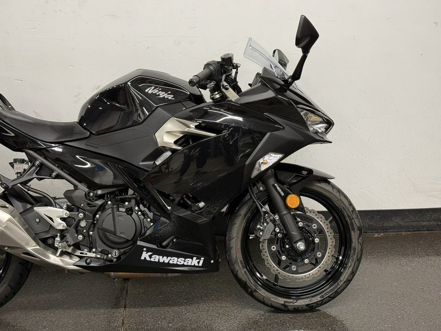 2019 Kawasaki Ninja® 400 ABS Metallic Spark Black