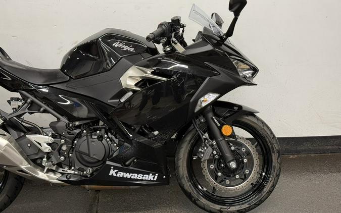2019 Kawasaki Ninja® 400 ABS Metallic Spark Black
