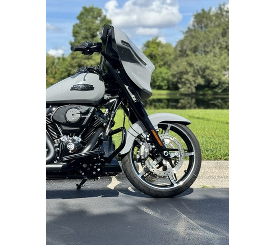 2025 Harley-Davidson FLHX - Street Glide