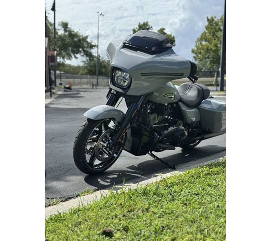 2025 Harley-Davidson FLHX - Street Glide