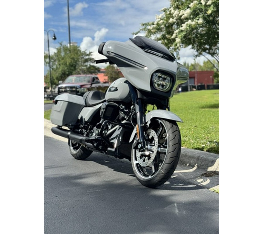 2025 Harley-Davidson FLHX - Street Glide