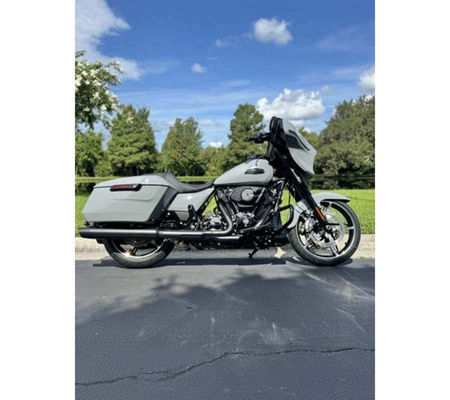 2025 Harley-Davidson FLHX - Street Glide