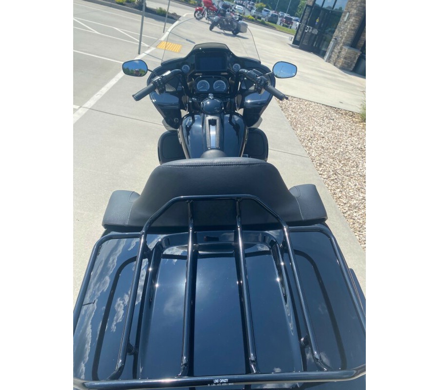 2024 Harley-Davidson Road Glide Limited Vivid Black - Black Finish