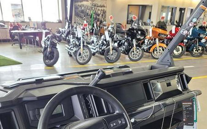 2026 Can-Am® Defender MAX XT HD11 With 10.25 in.display