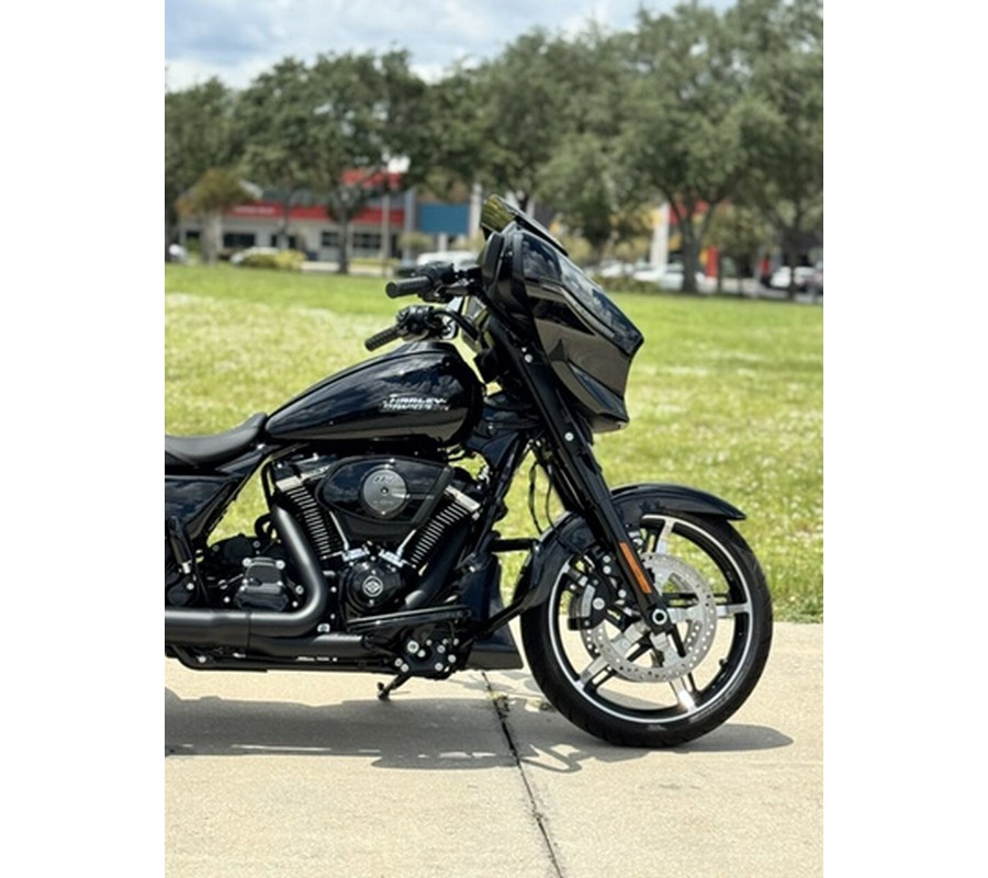 2025 Harley-Davidson FLHX - Street Glide