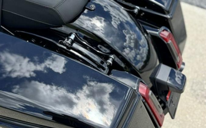 2025 Harley-Davidson FLHX - Street Glide