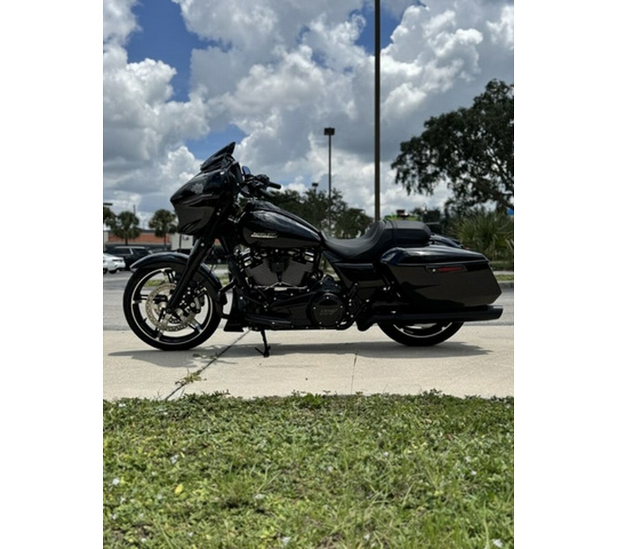 2025 Harley-Davidson FLHX - Street Glide