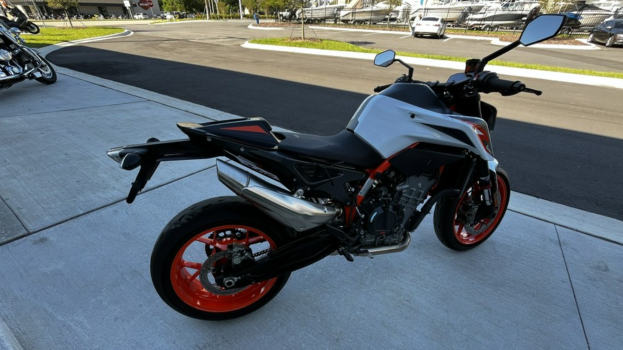 2021 KTM Duke