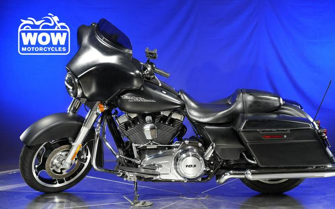 2013 Harley-Davidson® FLHX STREET GLIDE